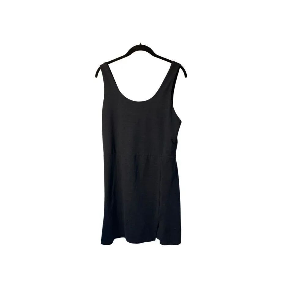 Etonic women’s active athletic dress with built-in shorts large